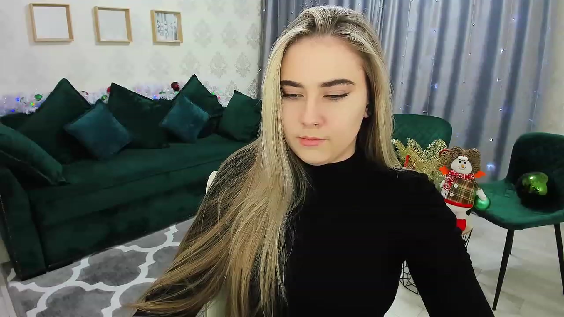 Gallery image thumbnail from Auroraa__'s myfreecams stream on, 12/26/2022, 16:27 image 5 of 20