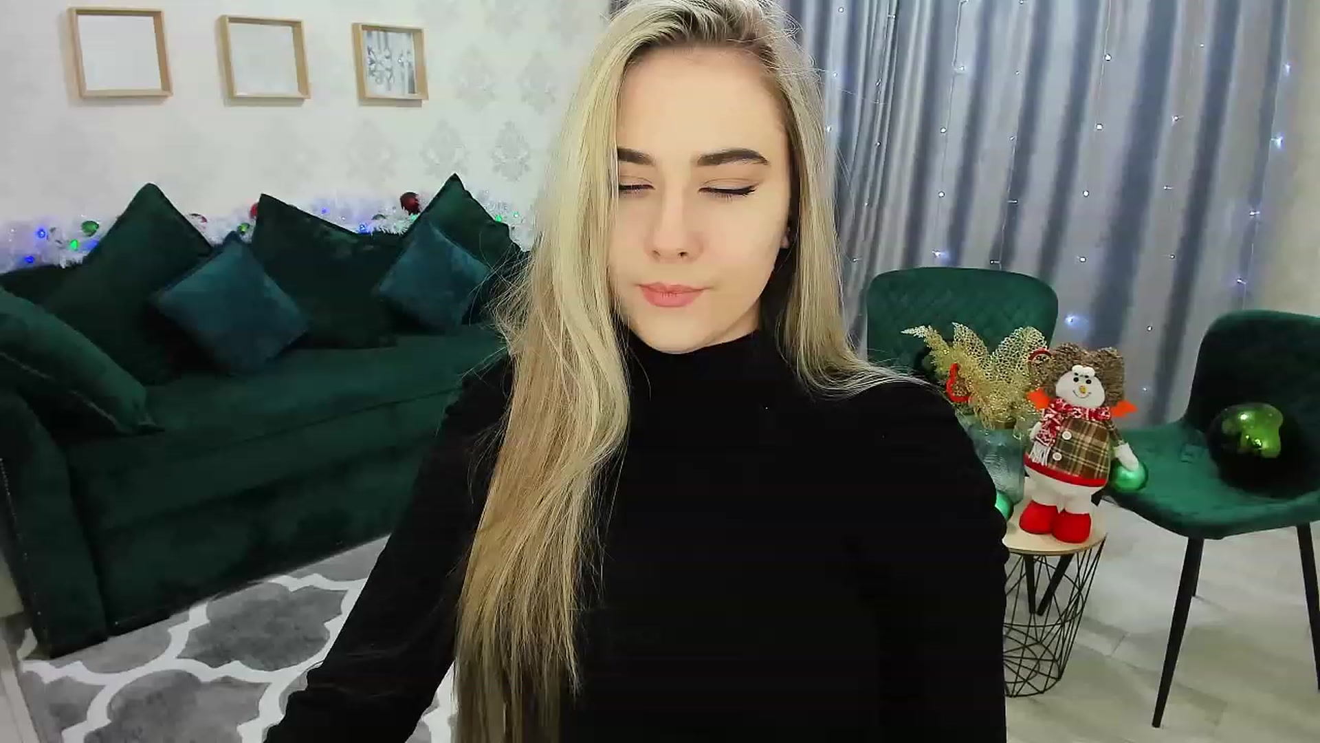 Gallery image thumbnail from Auroraa__'s myfreecams stream on, 12/26/2022, 16:27 image 1 of 20