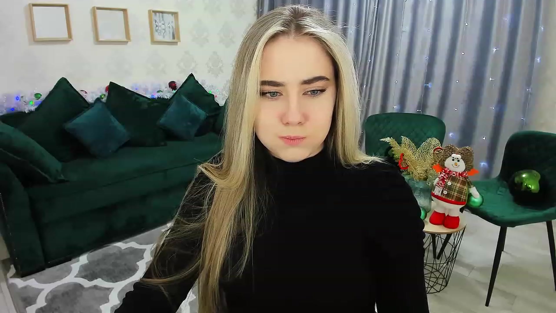 Gallery image thumbnail from Auroraa__'s myfreecams stream on, 12/26/2022, 16:27 image 8 of 20
