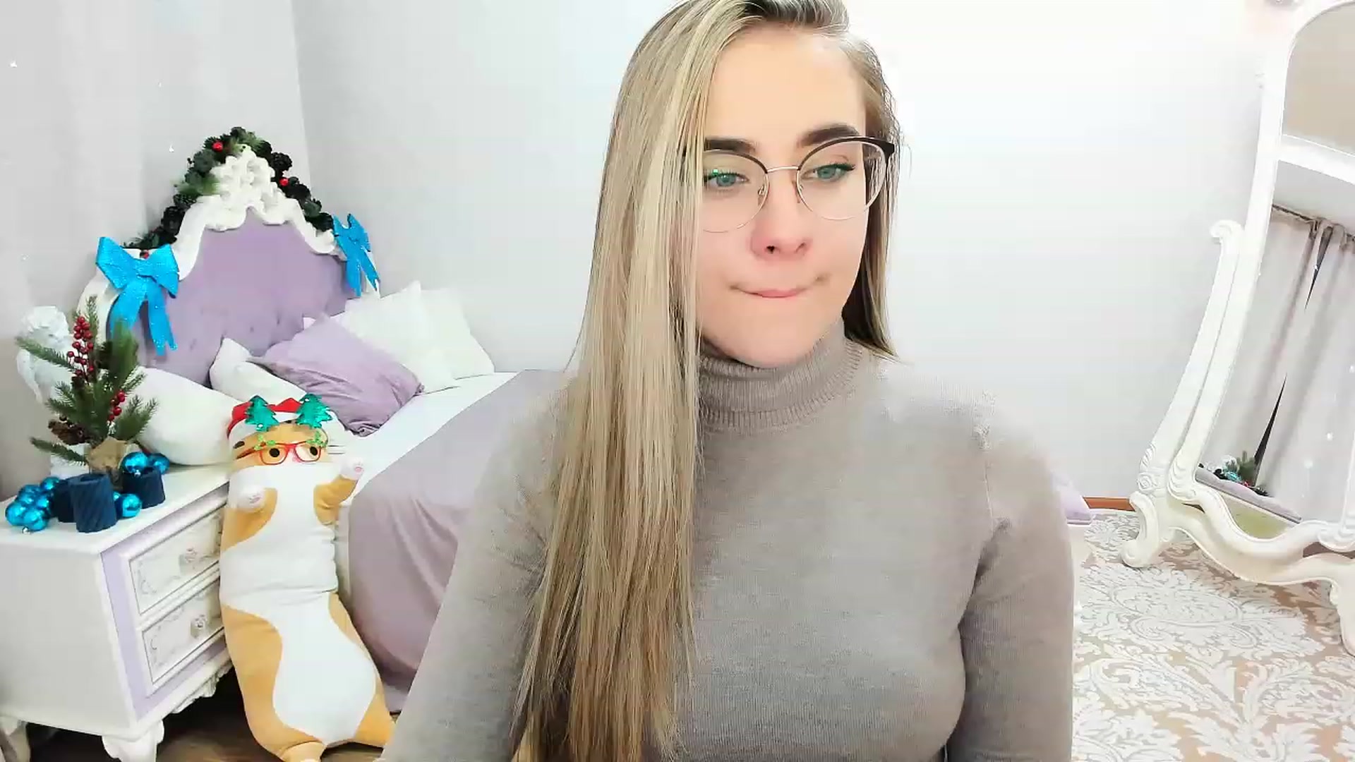 Gallery image thumbnail from Auroraa__'s myfreecams stream on, 12/29/2022, 12:45 image 19 of 20