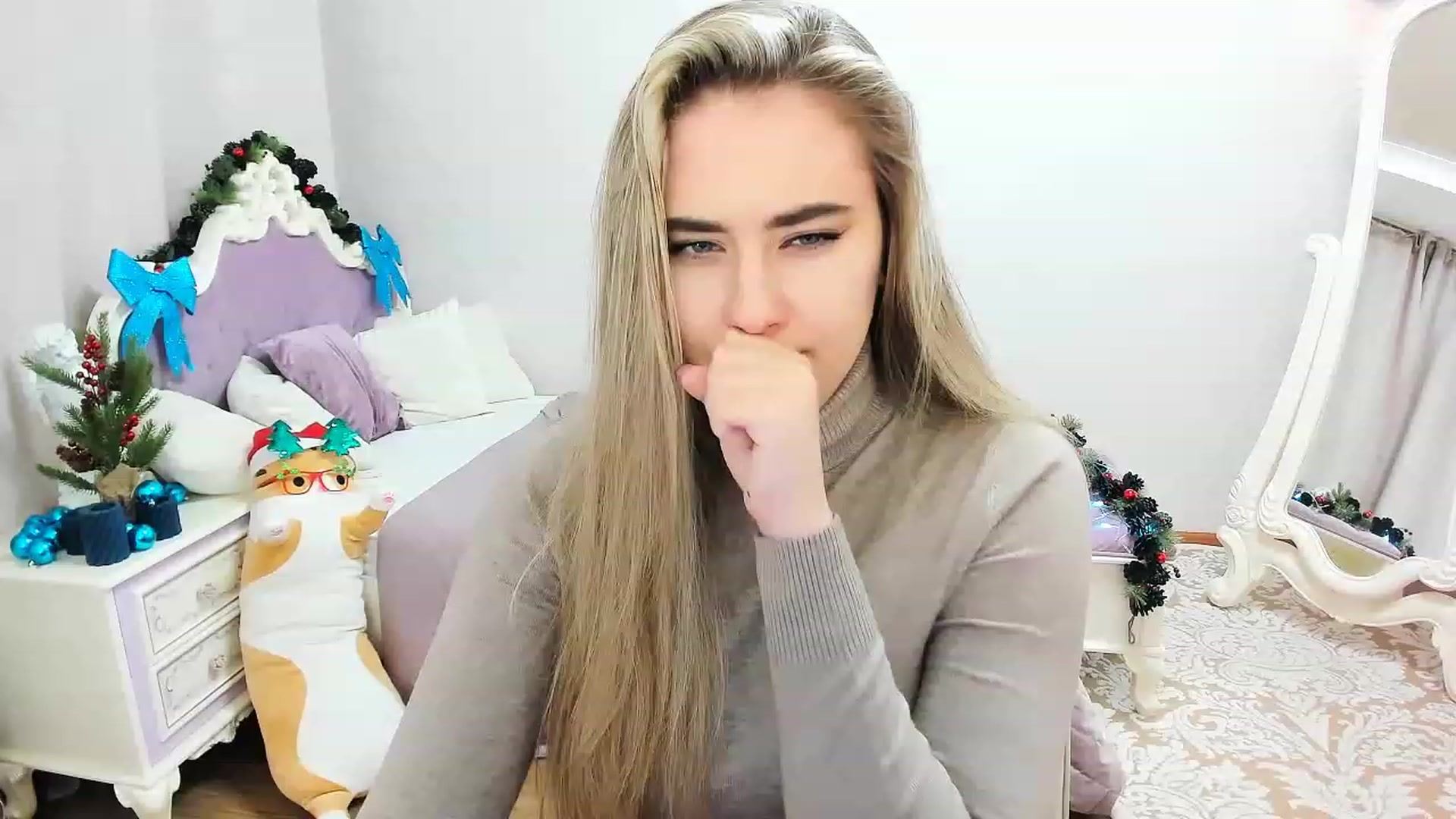 Gallery image thumbnail from Auroraa__'s myfreecams stream on, 12/29/2022, 14:05 image 16 of 20
