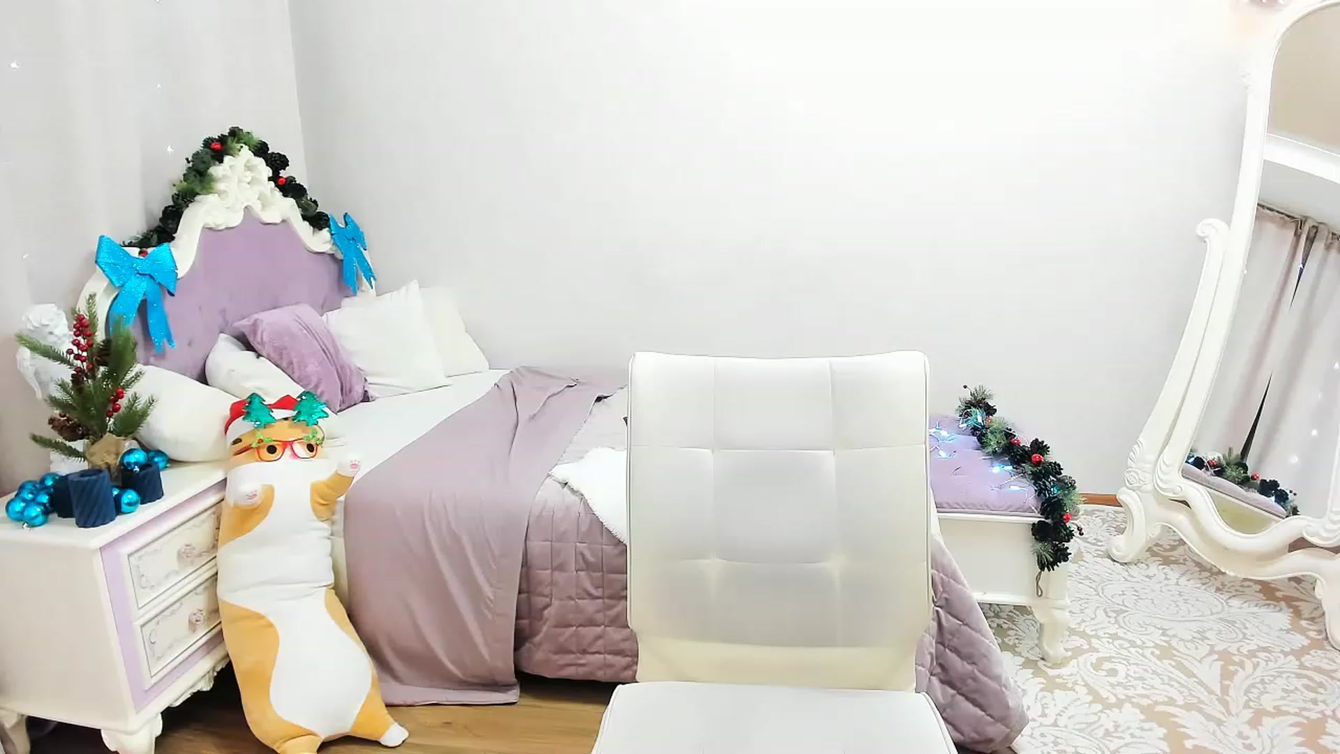 Gallery image thumbnail from Auroraa__'s myfreecams stream on, 12/29/2022, 14:05 image 5 of 20