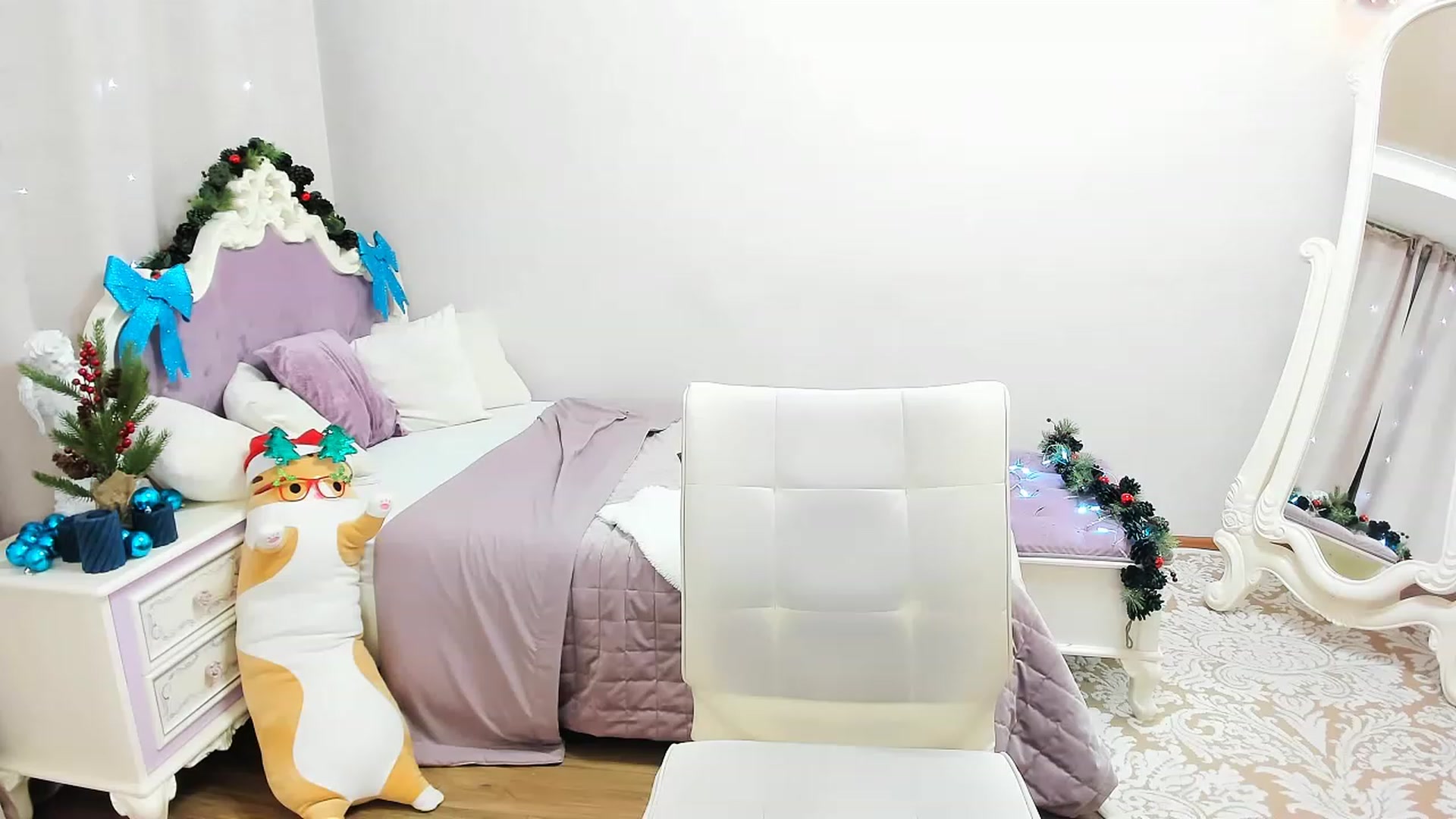 Gallery image thumbnail from Auroraa__'s myfreecams stream on, 12/29/2022, 14:05 image 6 of 20