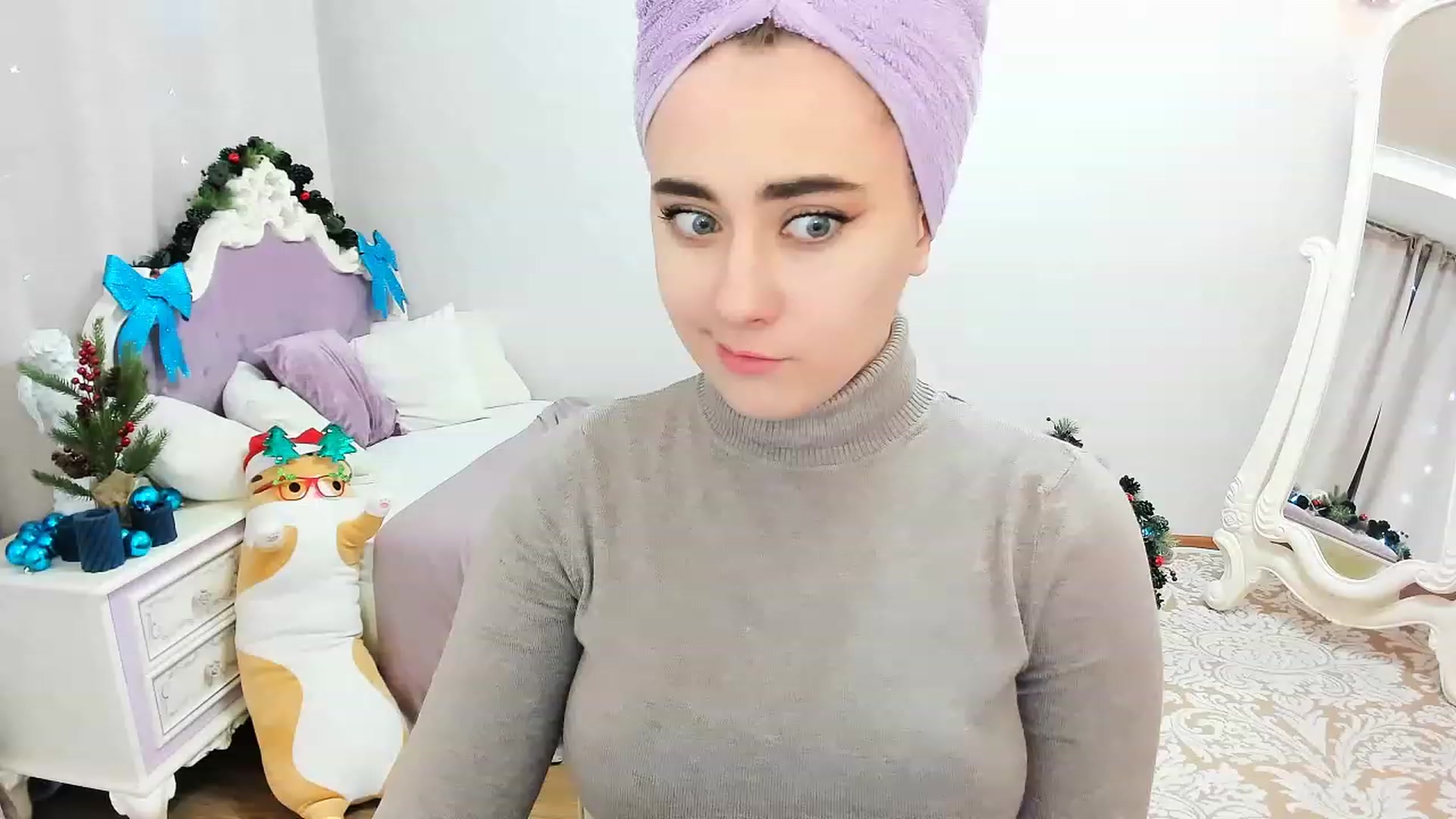 Gallery image thumbnail from Auroraa__'s myfreecams stream on, 12/29/2022, 14:05 image 3 of 20