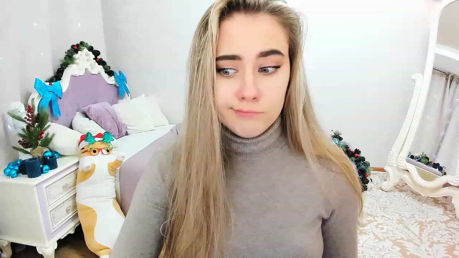 Gallery image thumbnail from Auroraa__'s myfreecams stream on, 12/29/2022, 14:05 image 12 of 20