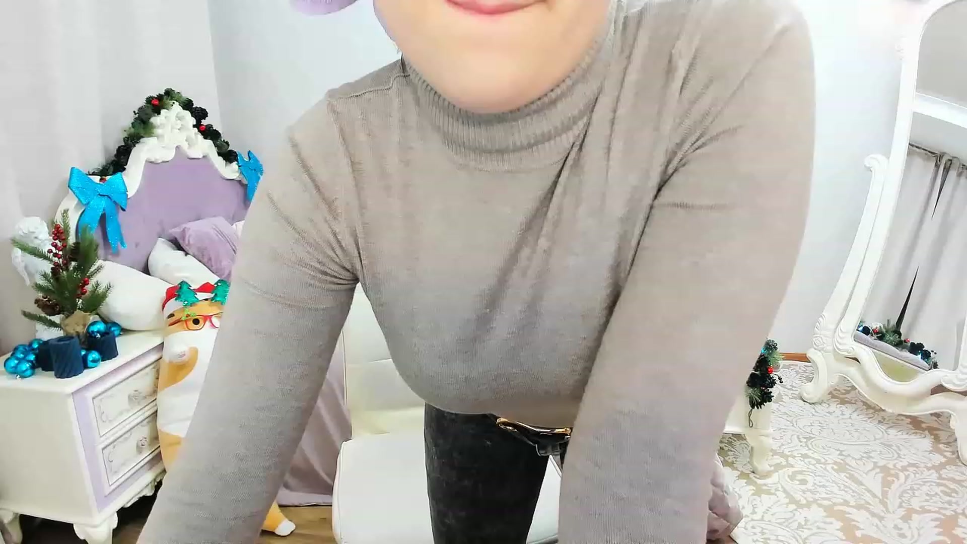 Gallery image thumbnail from Auroraa__'s myfreecams stream on, 12/29/2022, 14:05 image 2 of 20