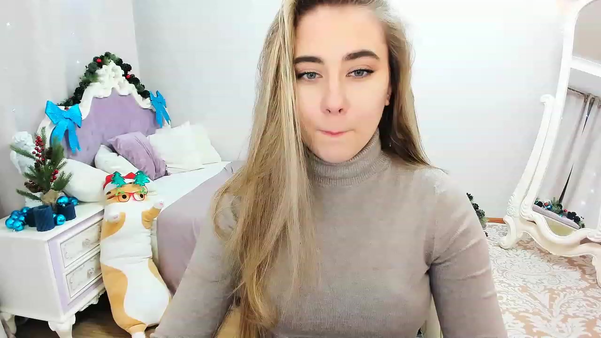 Gallery image thumbnail from Auroraa__'s myfreecams stream on, 12/29/2022, 14:05 image 8 of 20