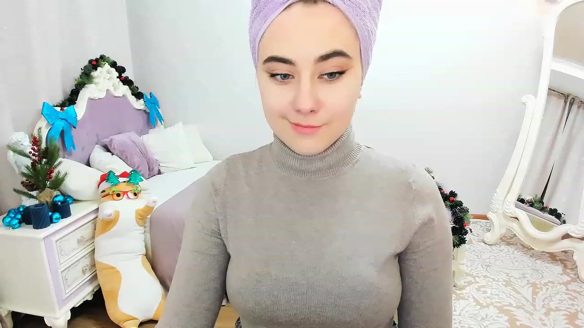 Gallery image thumbnail from Auroraa__'s myfreecams stream on, 12/29/2022, 14:05 image 4 of 20