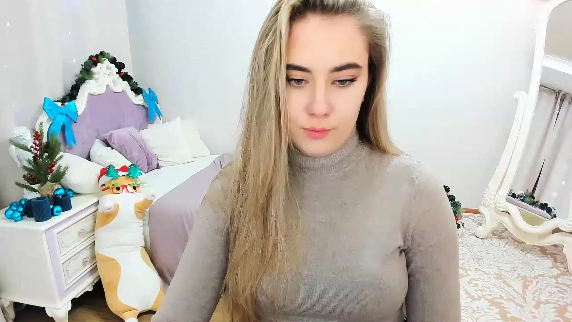 Gallery image thumbnail from Auroraa__'s myfreecams stream on, 12/29/2022, 14:05 image 9 of 20