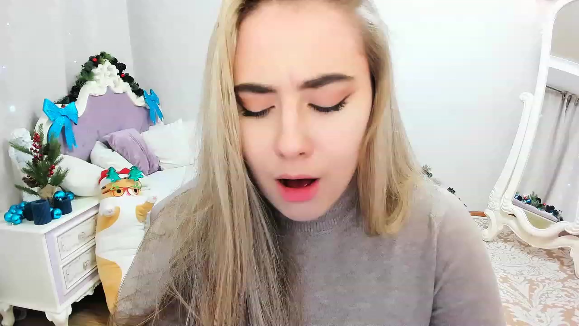 Gallery image thumbnail from Auroraa__'s myfreecams stream on, 12/29/2022, 14:05 image 19 of 20