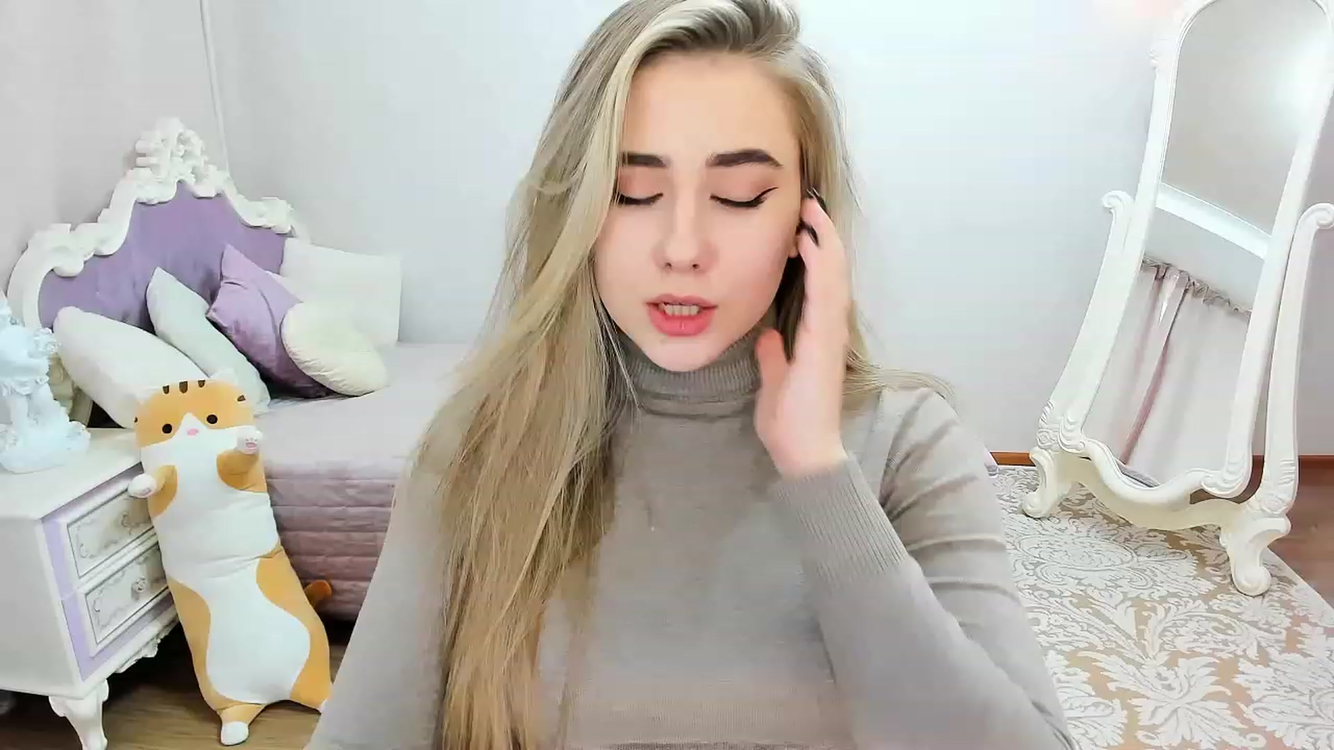 Gallery image thumbnail from Auroraa__'s myfreecams stream on, 01/18/2023, 11:06 image 9 of 20