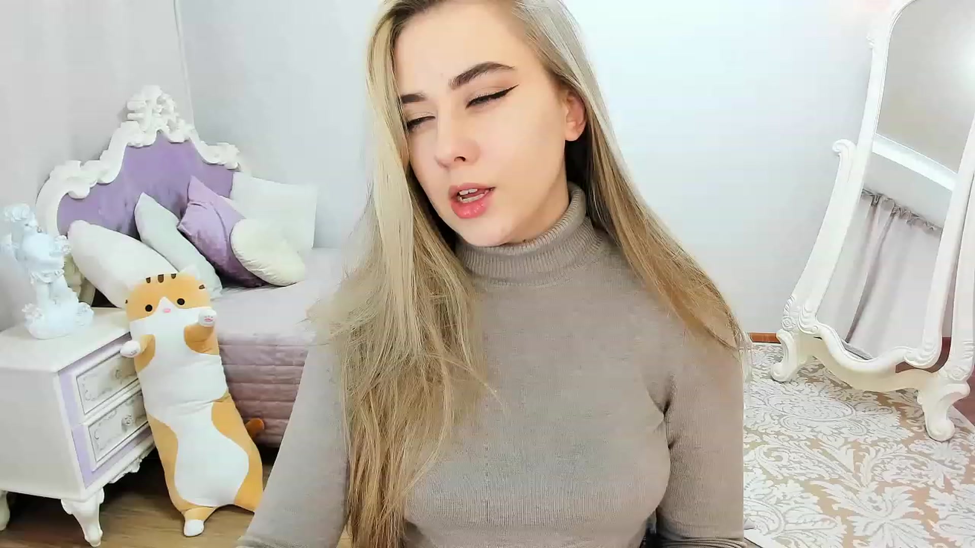 Gallery image thumbnail from Auroraa__'s myfreecams stream on, 01/18/2023, 12:29 image 1 of 20
