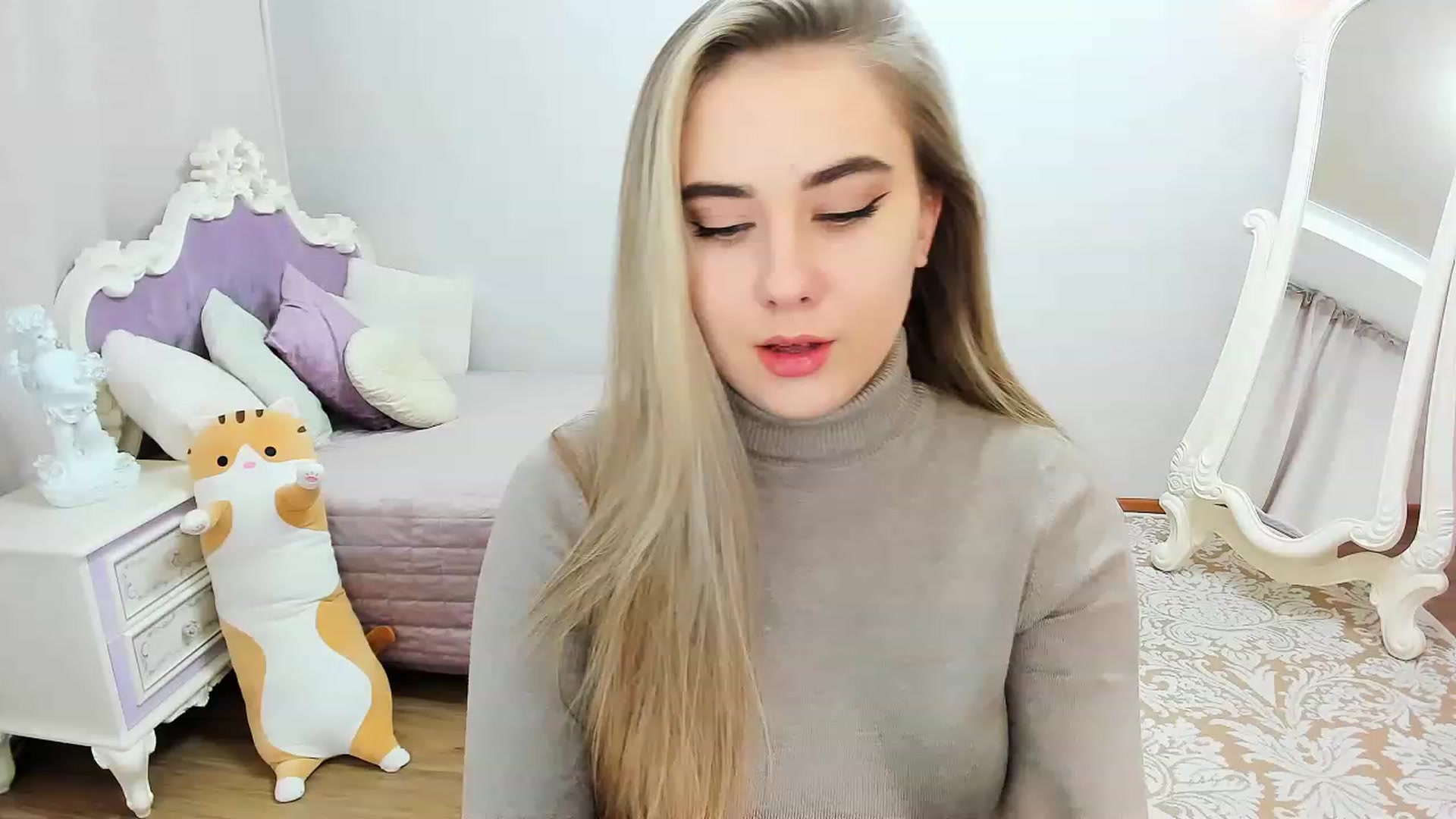 Gallery image thumbnail from Auroraa__'s myfreecams stream on, 01/18/2023, 12:29 image 3 of 20