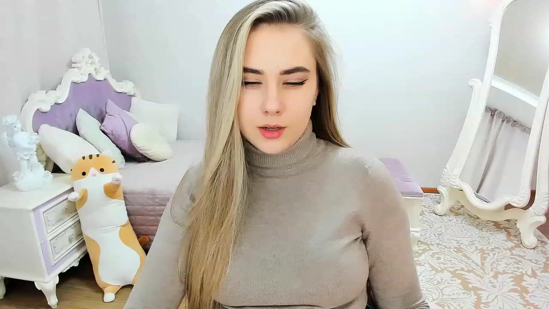 Gallery image thumbnail from Auroraa__'s myfreecams stream on, 01/18/2023, 12:29 image 5 of 20