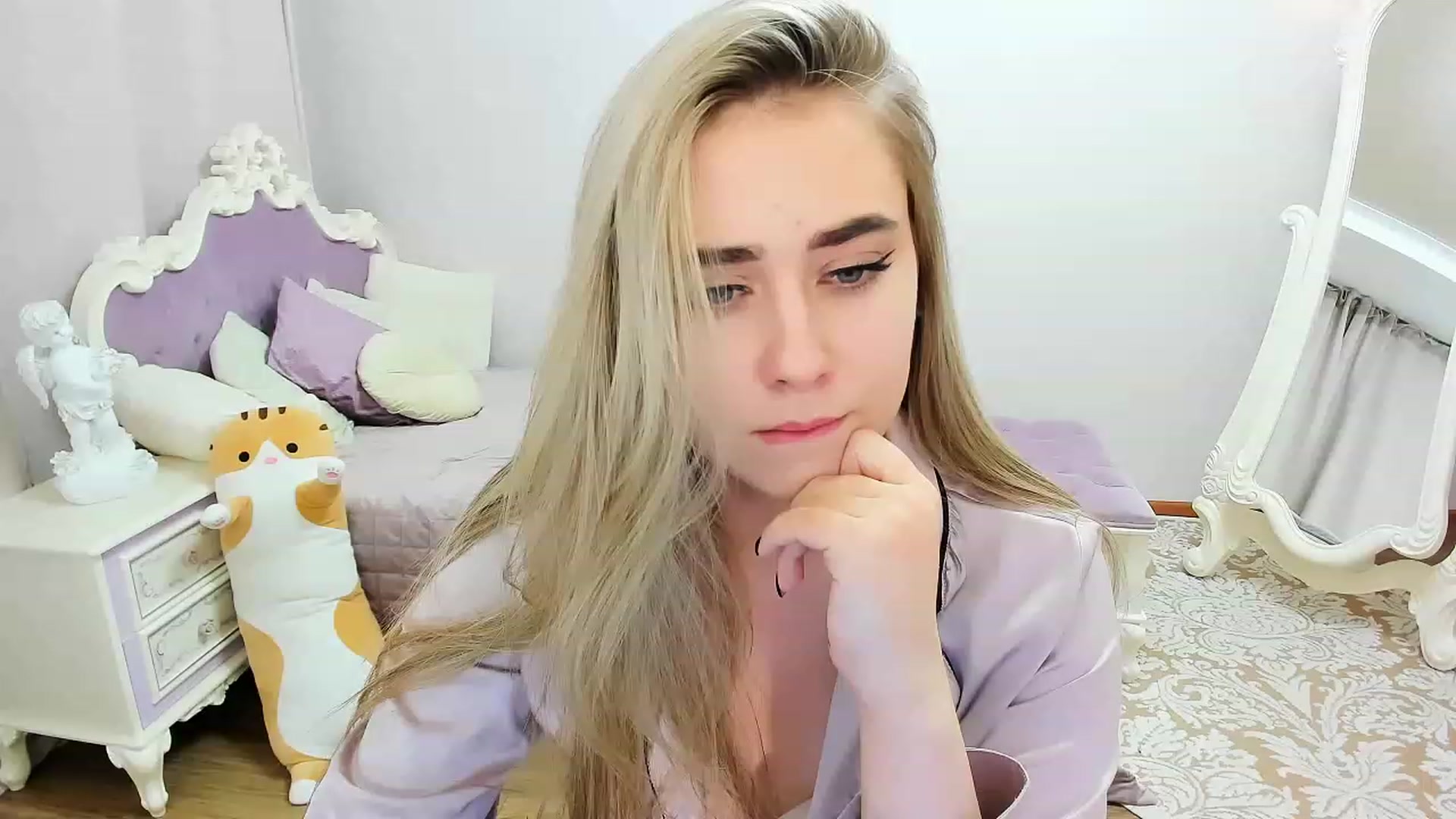 Gallery image thumbnail from Auroraa__'s myfreecams stream on, 01/18/2023, 16:51 image 5 of 20