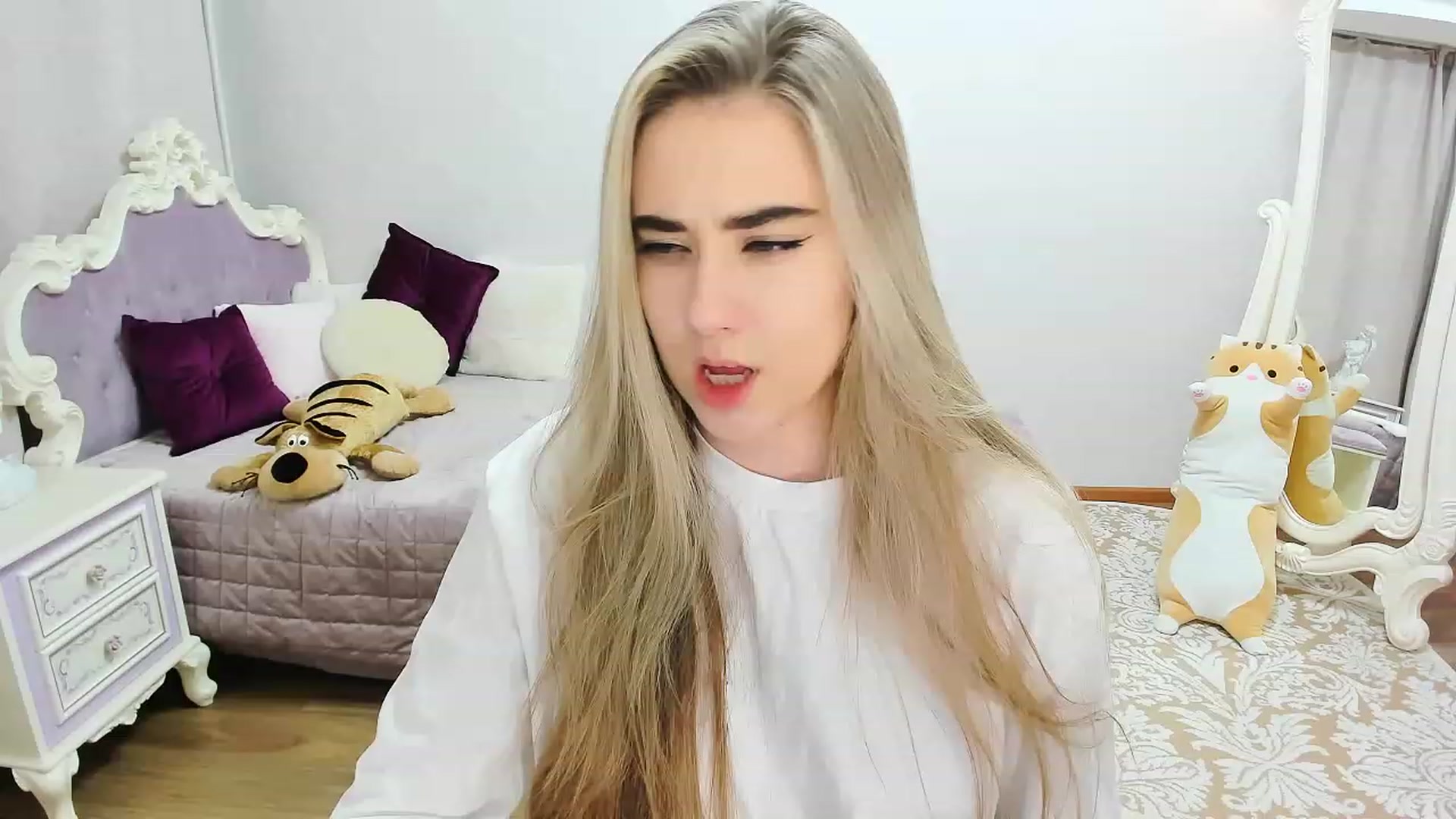 Gallery image thumbnail from Auroraa__'s myfreecams stream on, 01/29/2023, 13:36 image 11 of 20