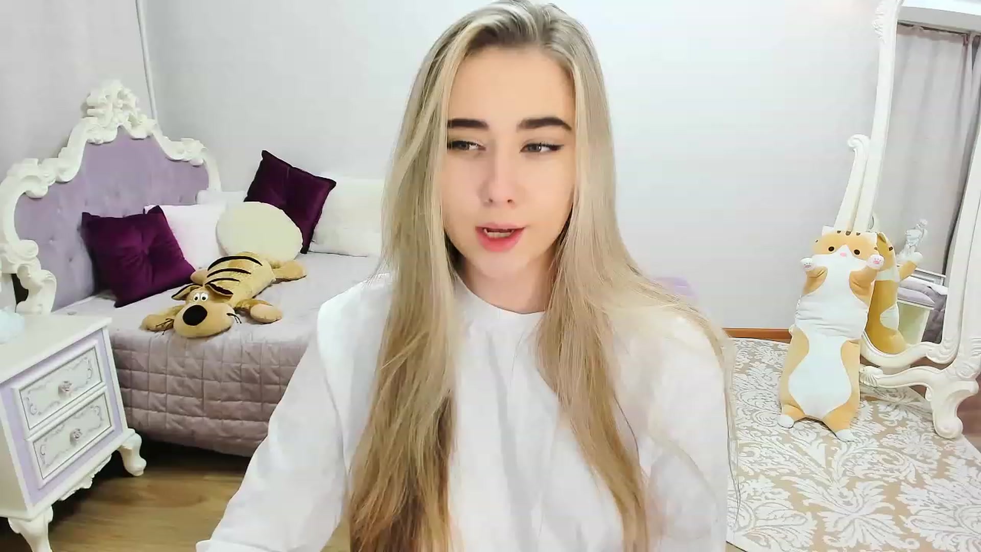 Gallery image thumbnail from Auroraa__'s myfreecams stream on, 01/29/2023, 13:36 image 15 of 20