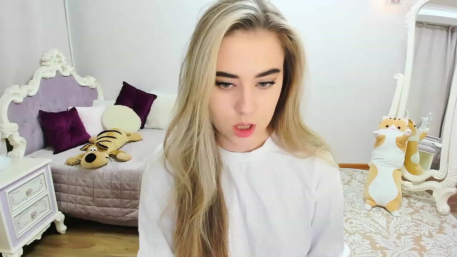 Gallery image thumbnail from Auroraa__'s myfreecams stream on, 01/29/2023, 13:36 image 3 of 20