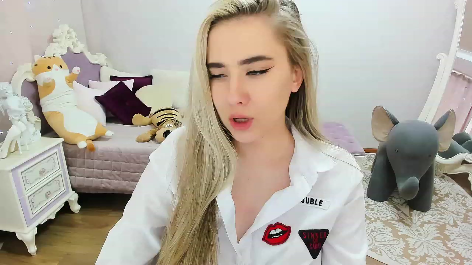 Gallery image thumbnail from Auroraa__'s myfreecams stream on, 02/19/2023, 12:00 image 3 of 20