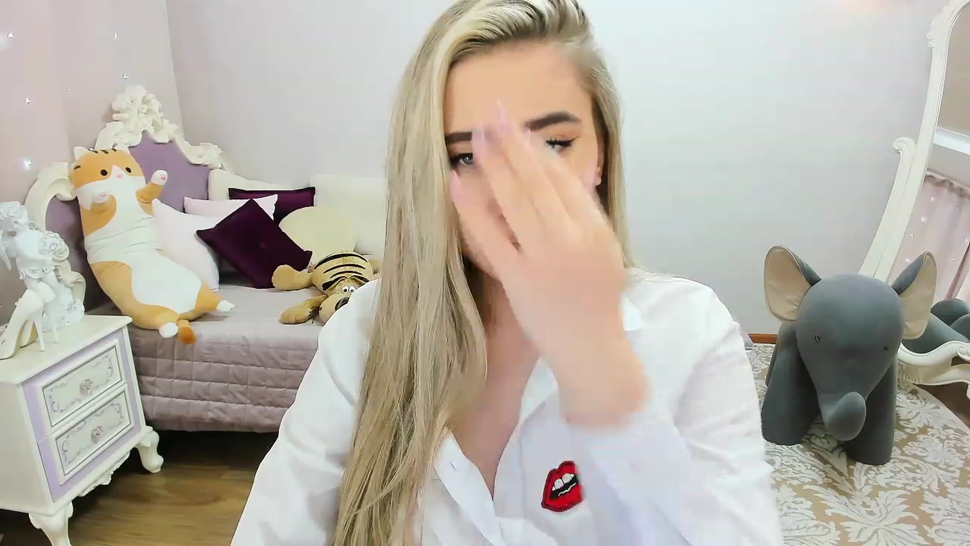 Gallery image thumbnail from Auroraa__'s myfreecams stream on, 02/19/2023, 12:52 image 10 of 20