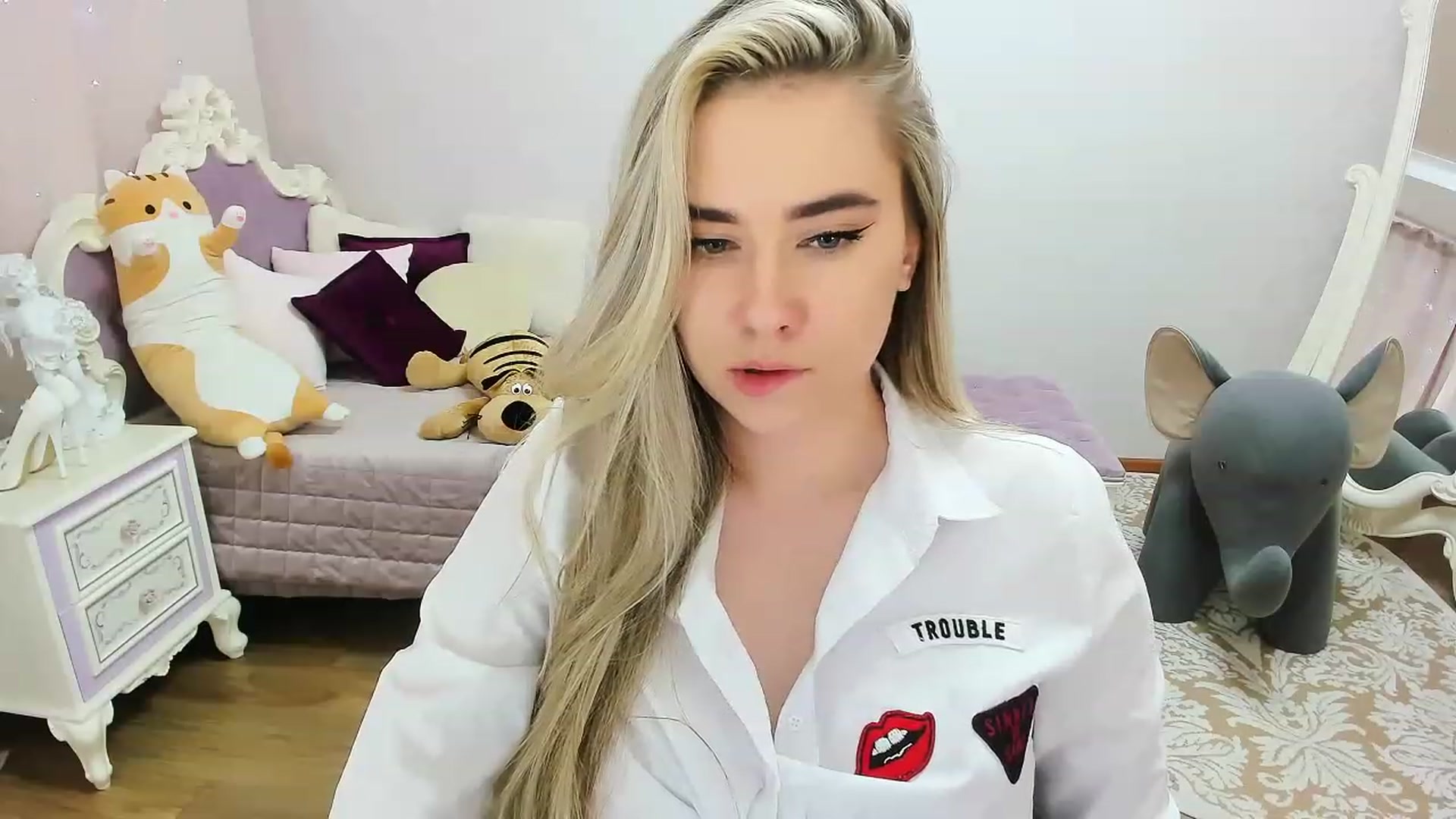 Gallery image thumbnail from Auroraa__'s myfreecams stream on, 02/19/2023, 12:52 image 6 of 20