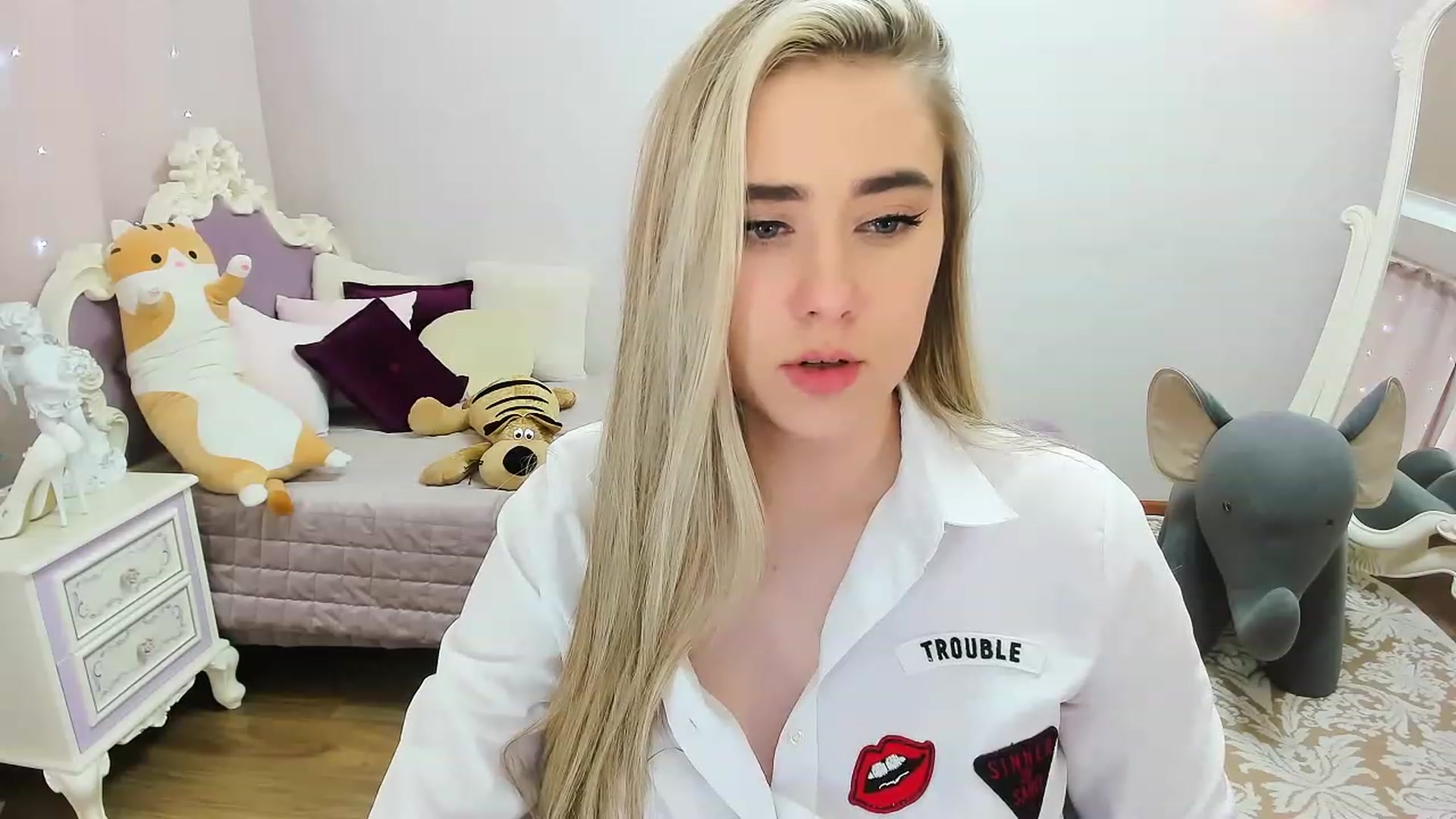 Gallery image thumbnail from Auroraa__'s myfreecams stream on, 02/19/2023, 12:52 image 11 of 20