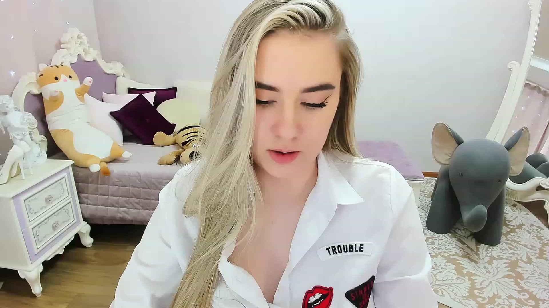Gallery image thumbnail from Auroraa__'s myfreecams stream on, 02/19/2023, 12:52 image 3 of 20