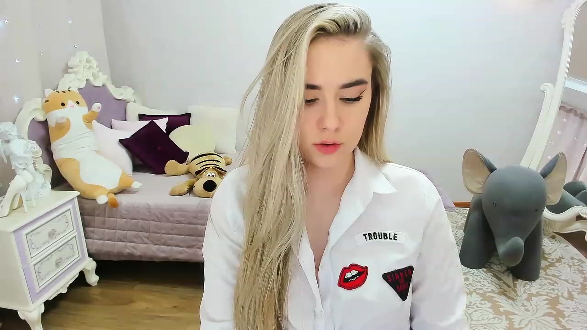 Gallery image thumbnail from Auroraa__'s myfreecams stream on, 02/19/2023, 12:52 image 16 of 20
