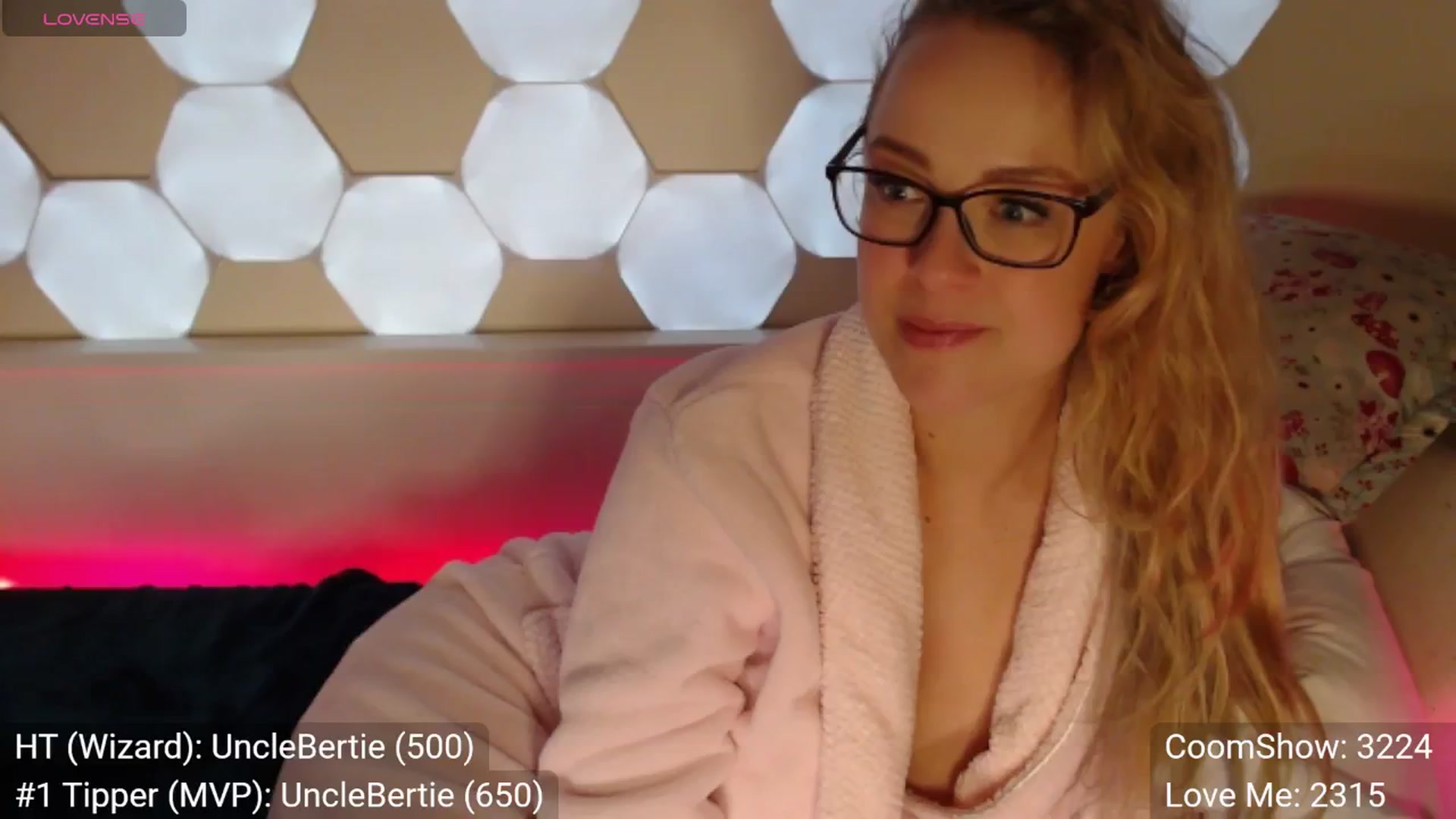 Gallery image thumbnail from AussieNerd's myfreecams stream on, 05/04/2024, 10:21 image 19 of 20