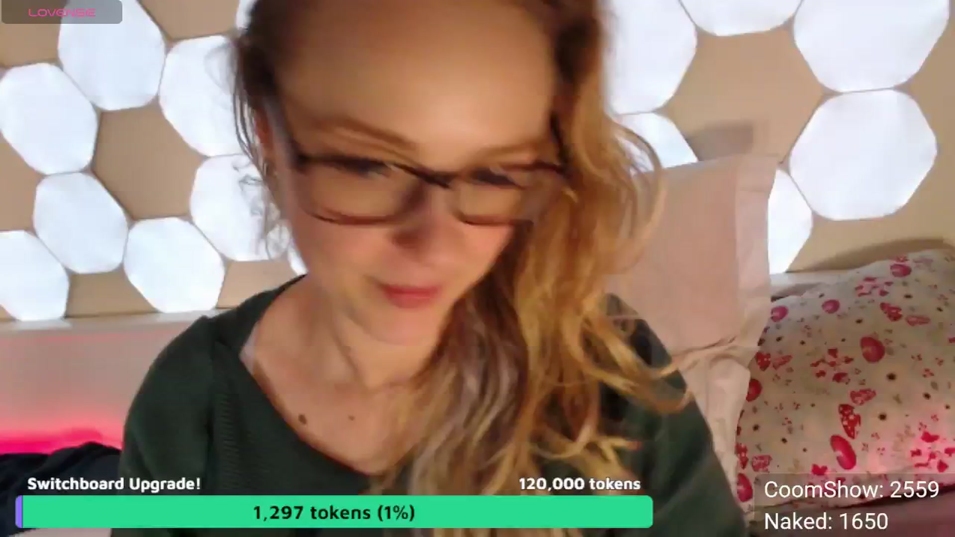 Gallery image thumbnail from AussieNerd's myfreecams stream on, 05/10/2024, 13:09 image 1 of 20