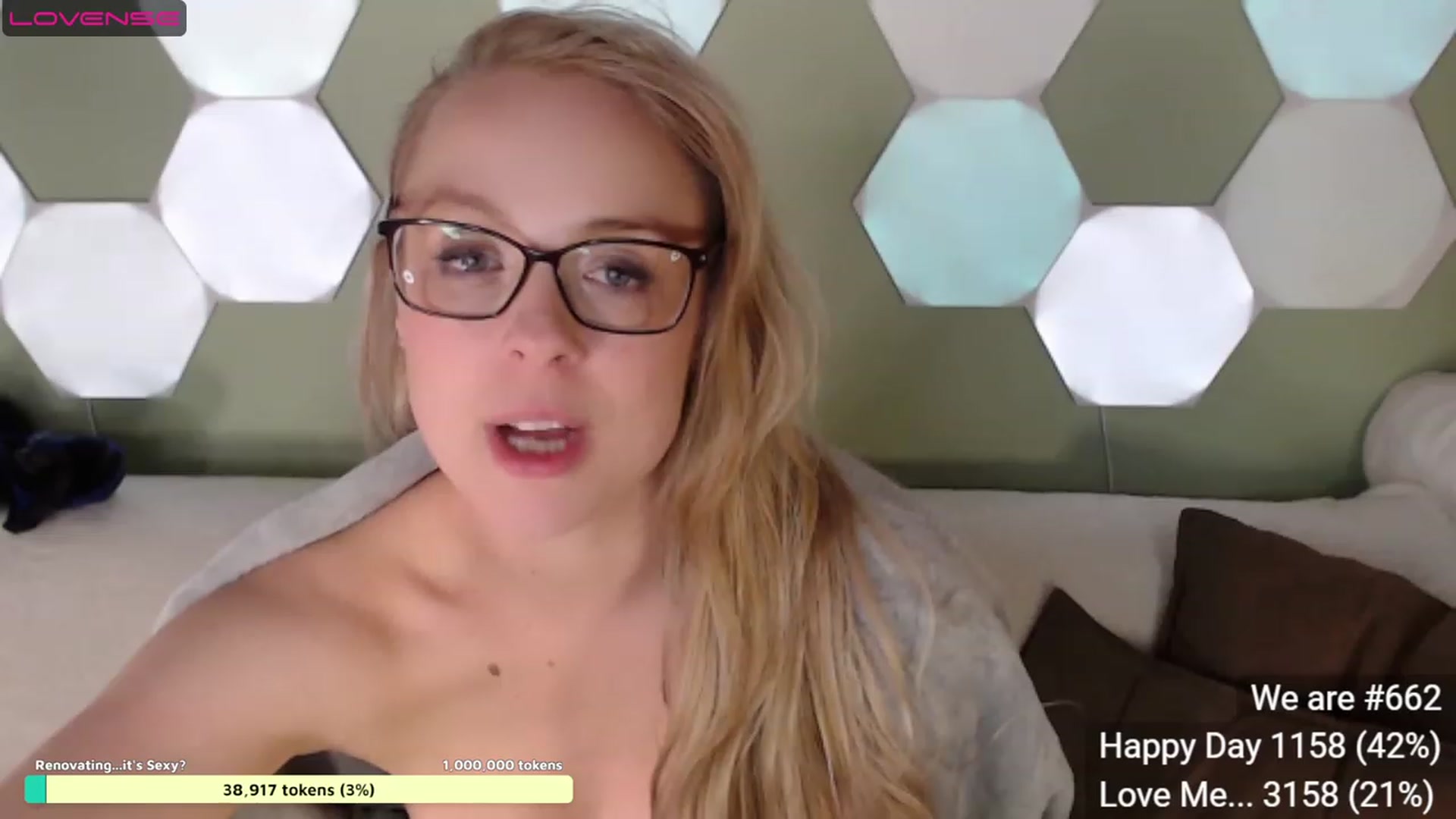 Gallery image thumbnail from Aussie_Smiles's myfreecams stream on, 06/20/2023, 15:41 image 19 of 20