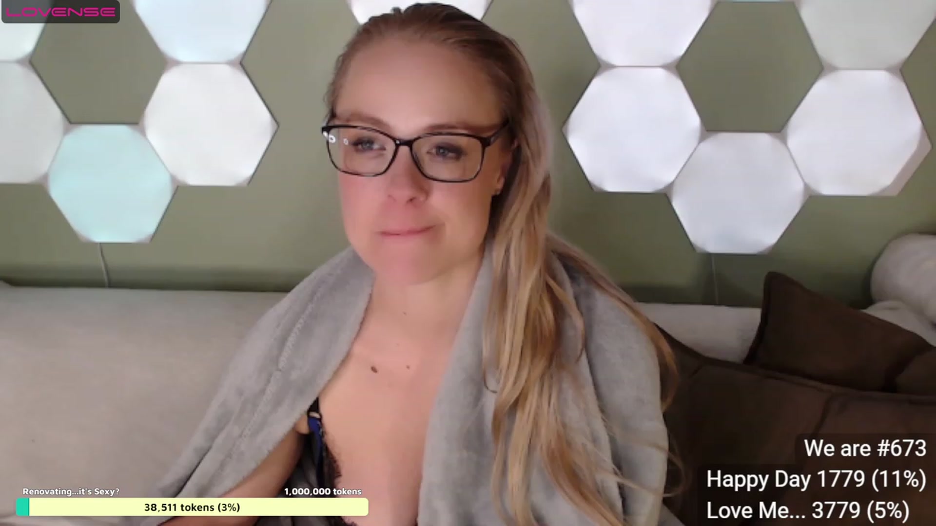 Gallery image thumbnail from Aussie_Smiles's myfreecams stream on, 06/20/2023, 15:41 image 5 of 20