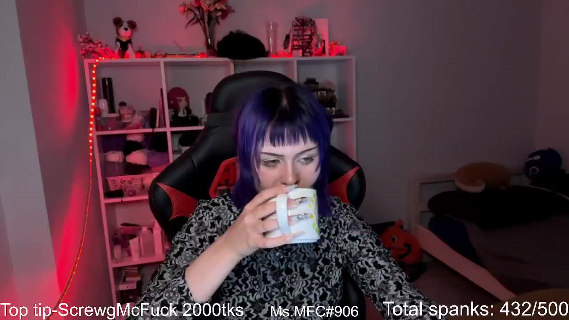 Gallery image thumbnail from AuthorityPass's myfreecams stream on, 08/10/2024, 24:25 image 1 of 20