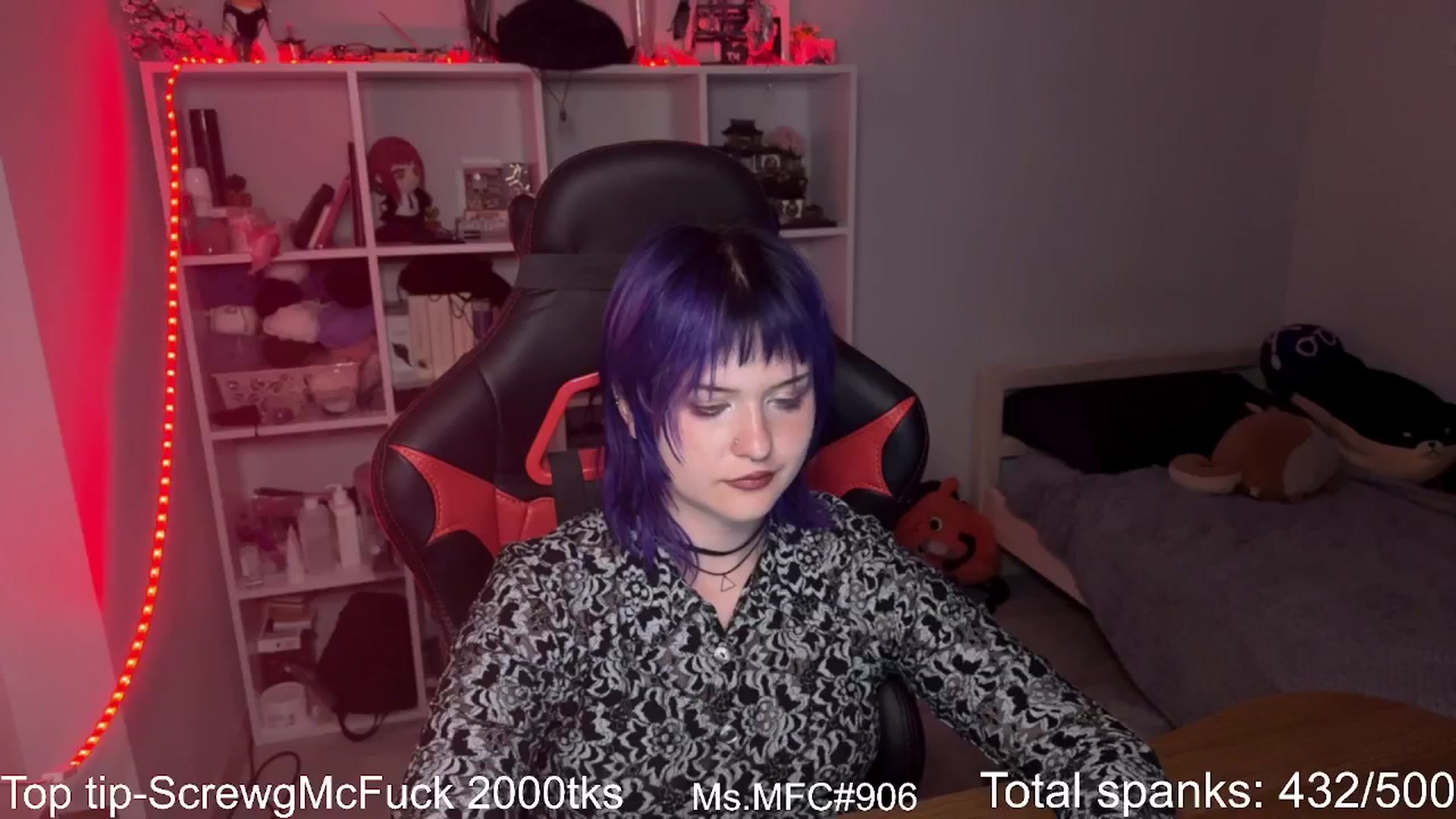 Gallery image thumbnail from AuthorityPass's myfreecams stream on, 08/11/2024, 23:40 image 3 of 20