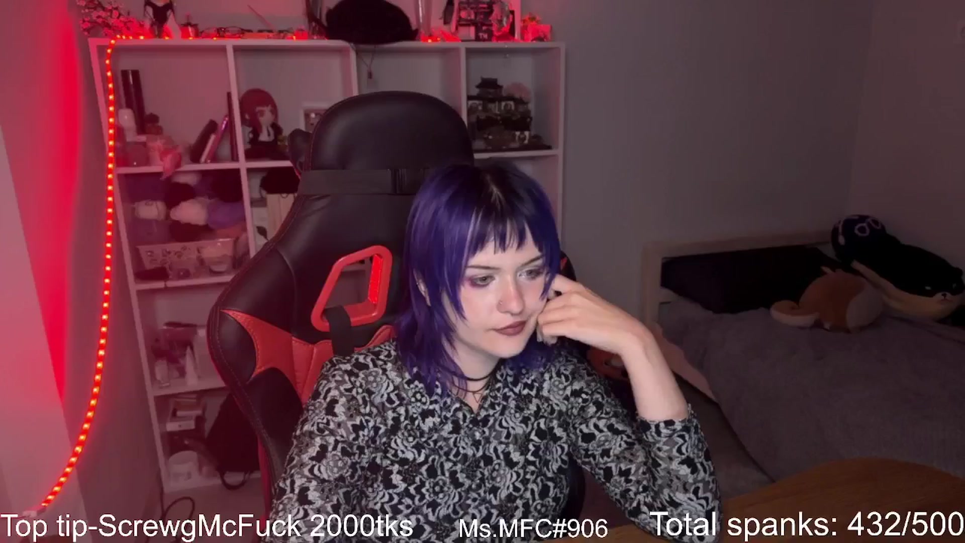Gallery image thumbnail from AuthorityPass's myfreecams stream on, 08/11/2024, 23:40 image 16 of 20