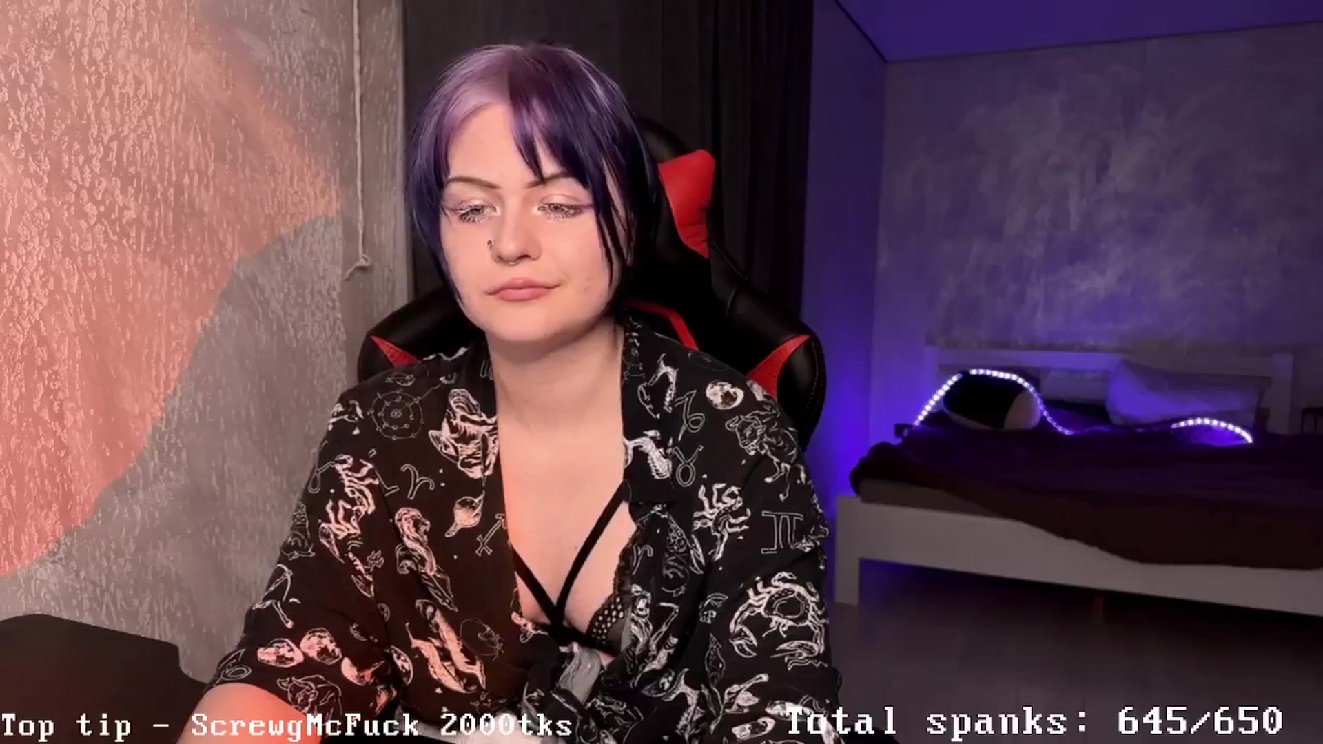 Gallery image thumbnail from AuthorityPass's myfreecams stream on, 11/20/2024, 22:33 image 13 of 20