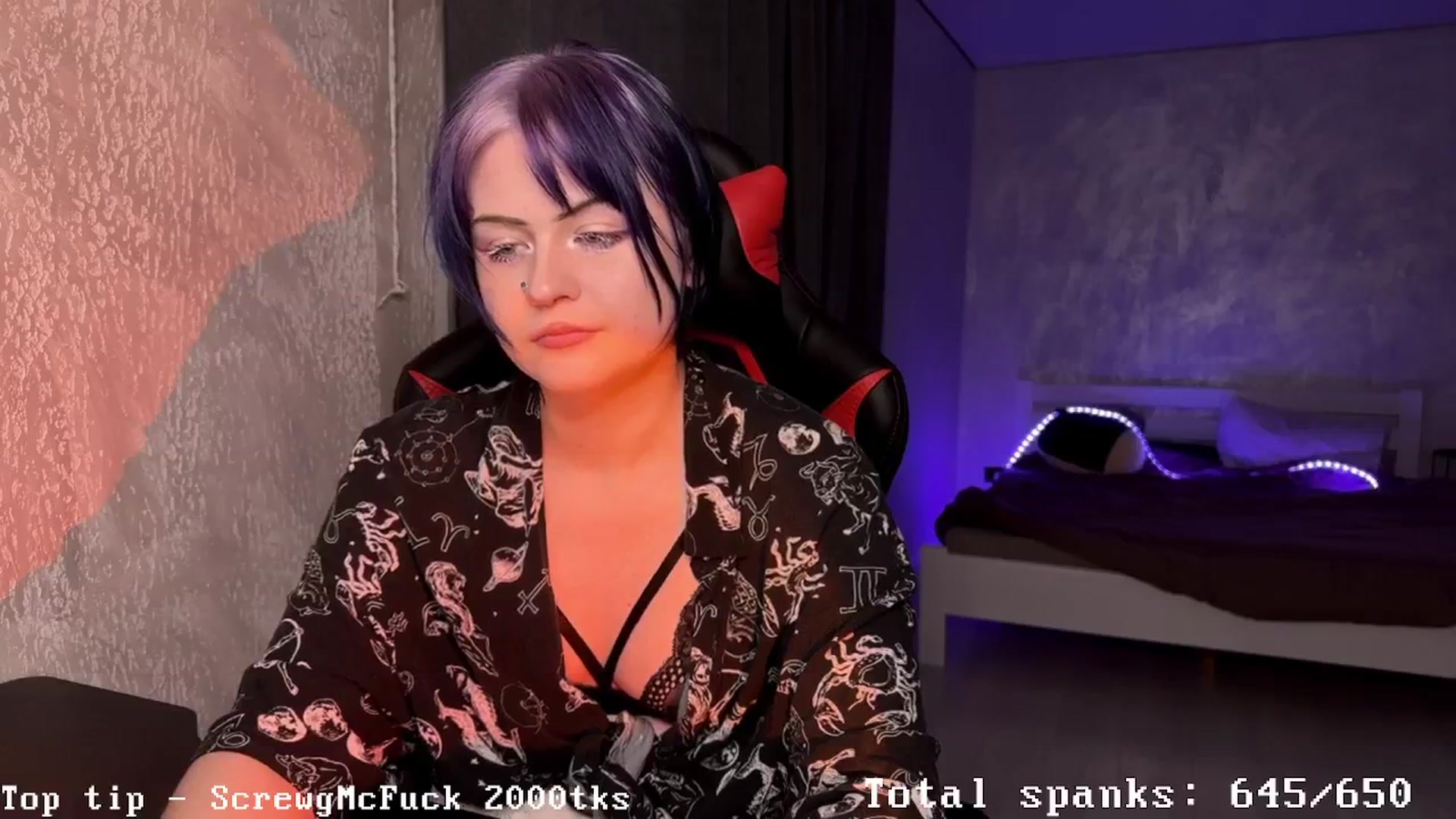 Gallery image thumbnail from AuthorityPass's myfreecams stream on, 11/20/2024, 22:33 image 4 of 20