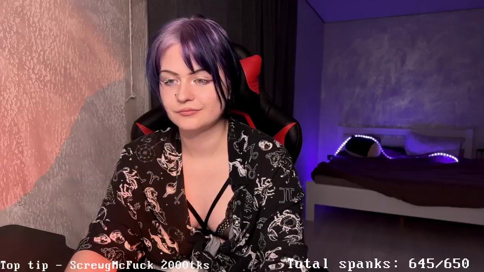Gallery image thumbnail from AuthorityPass's myfreecams stream on, 11/20/2024, 22:33 image 17 of 20