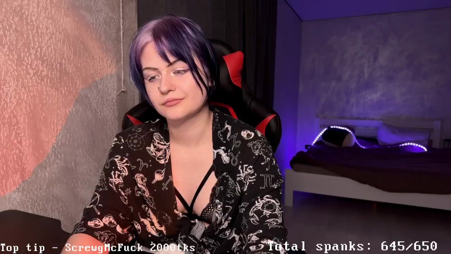 Gallery image thumbnail from AuthorityPass's myfreecams stream on, 11/20/2024, 22:33 image 14 of 20