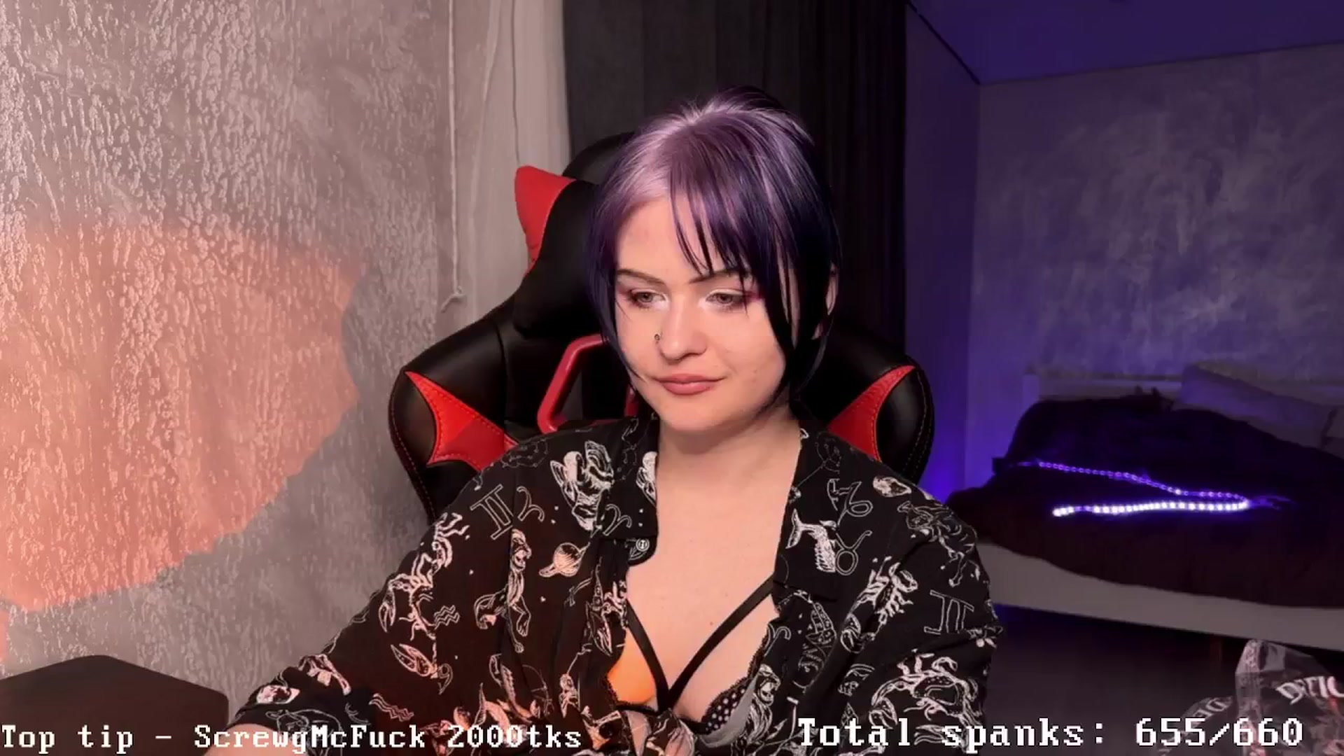 Gallery image thumbnail from AuthorityPass's myfreecams stream on, 11/21/2024, 23:31 image 8 of 20