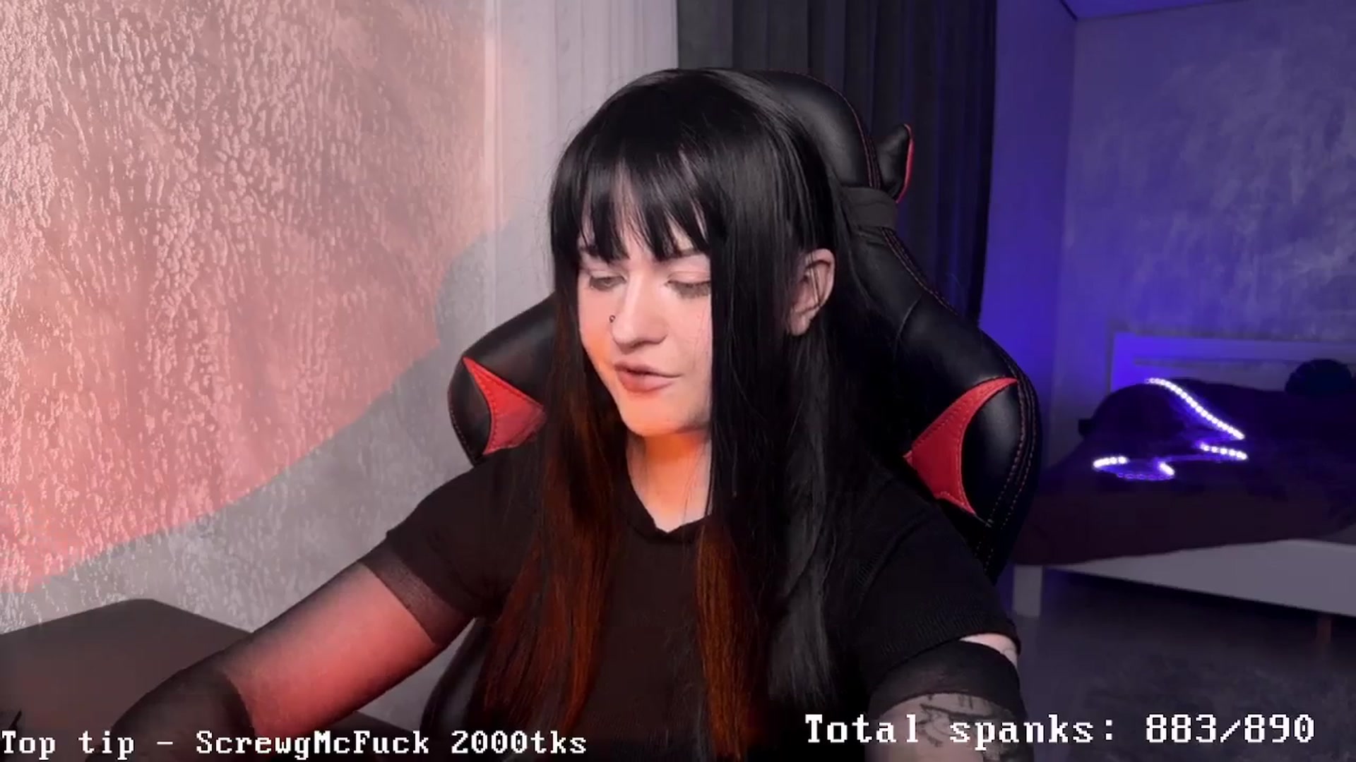 Gallery image thumbnail from AuthorityPass's myfreecams stream on, 12/19/2024, 01:09 image 18 of 20