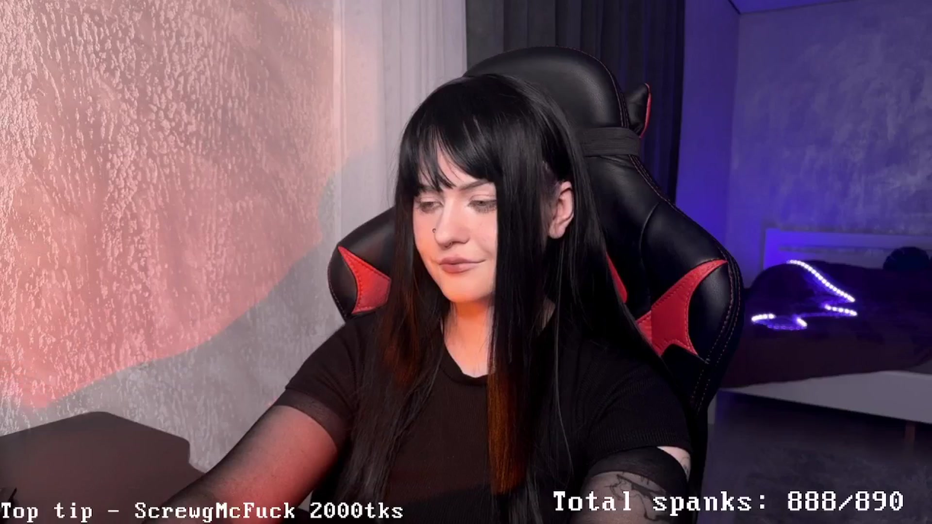Gallery image thumbnail from AuthorityPass's myfreecams stream on, 12/19/2024, 02:00 image 14 of 20