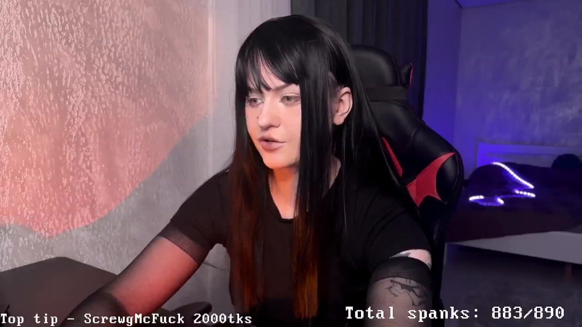 Gallery image thumbnail from AuthorityPass's myfreecams stream on, 12/19/2024, 02:00 image 6 of 20