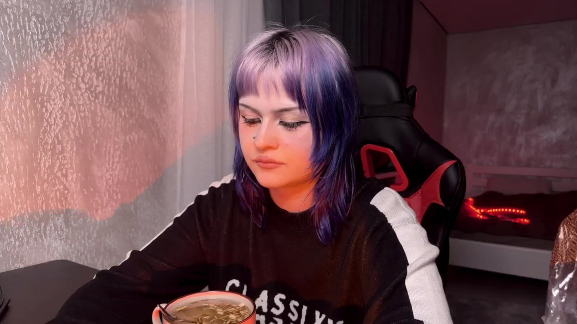 Gallery image thumbnail from AuthorityPass's myfreecams stream on, 01/15/2025, 22:20 image 19 of 20