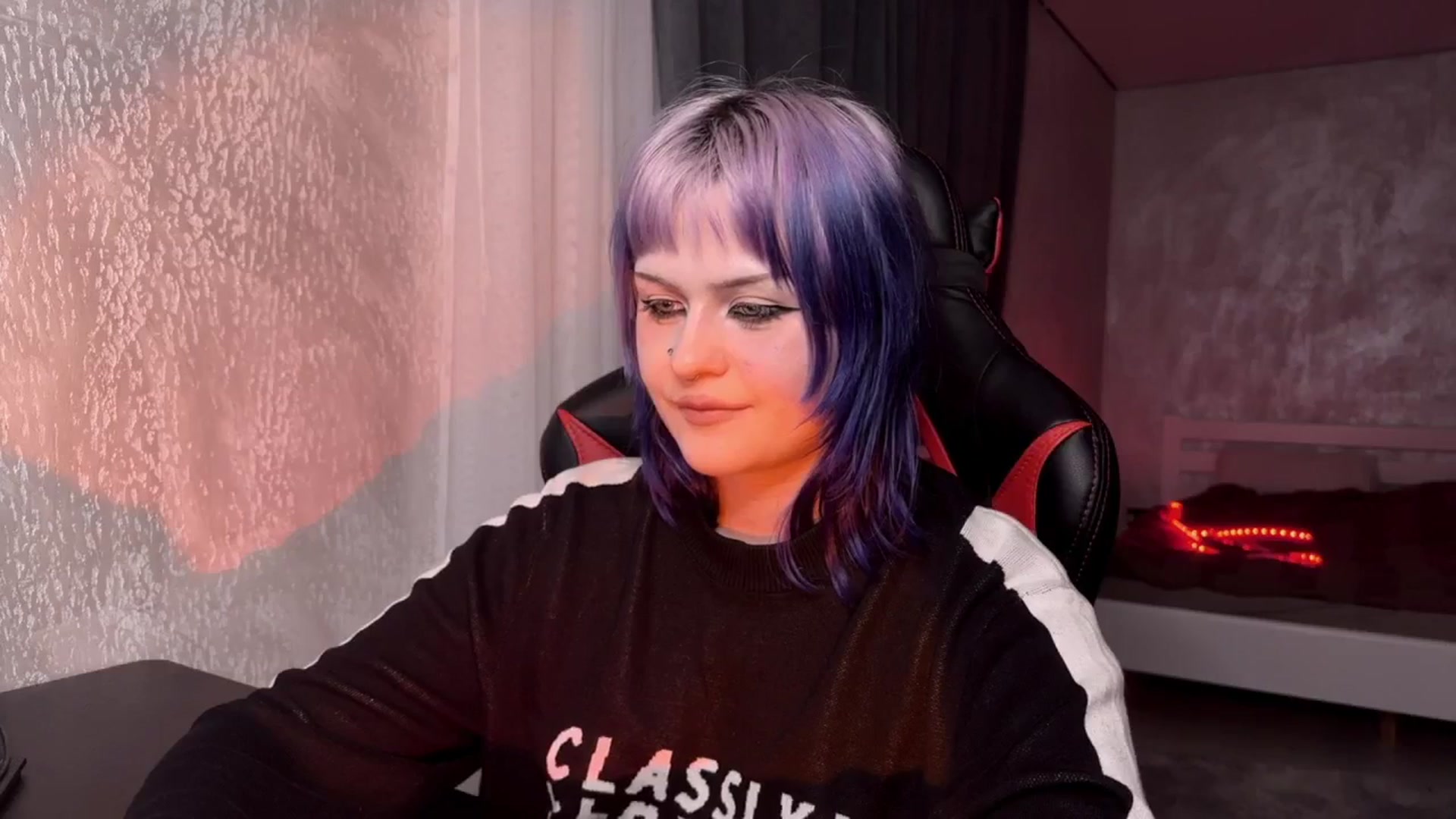 Gallery image thumbnail from AuthorityPass's myfreecams stream on, 01/15/2025, 22:20 image 12 of 20