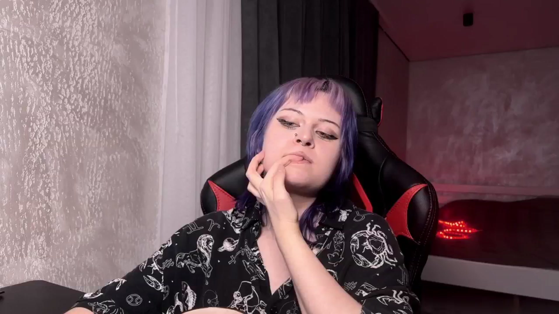 Gallery image thumbnail from AuthorityPass's myfreecams stream on, 01/16/2025, 22:07 image 1 of 20