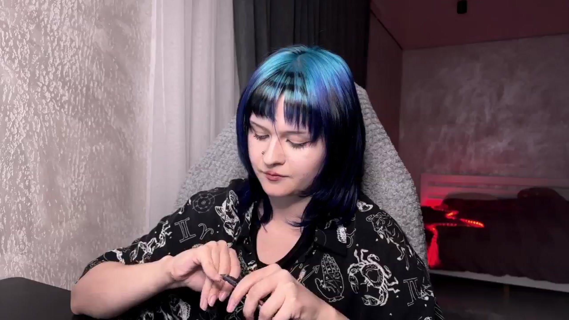 Gallery image thumbnail from AuthorityPass's myfreecams stream on, 01/17/2025, 21:35 image 4 of 20