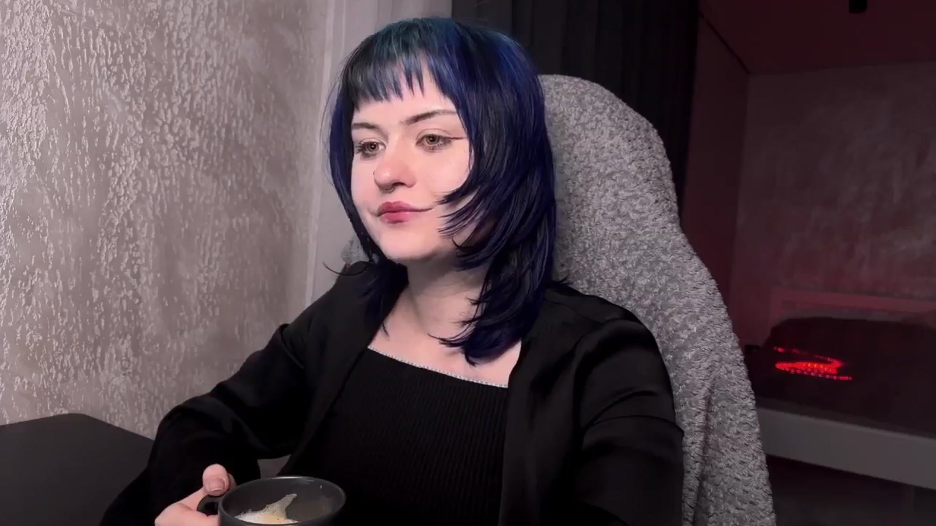 Gallery image thumbnail from AuthorityPass's myfreecams stream on, 01/19/2025, 21:17 image 9 of 20