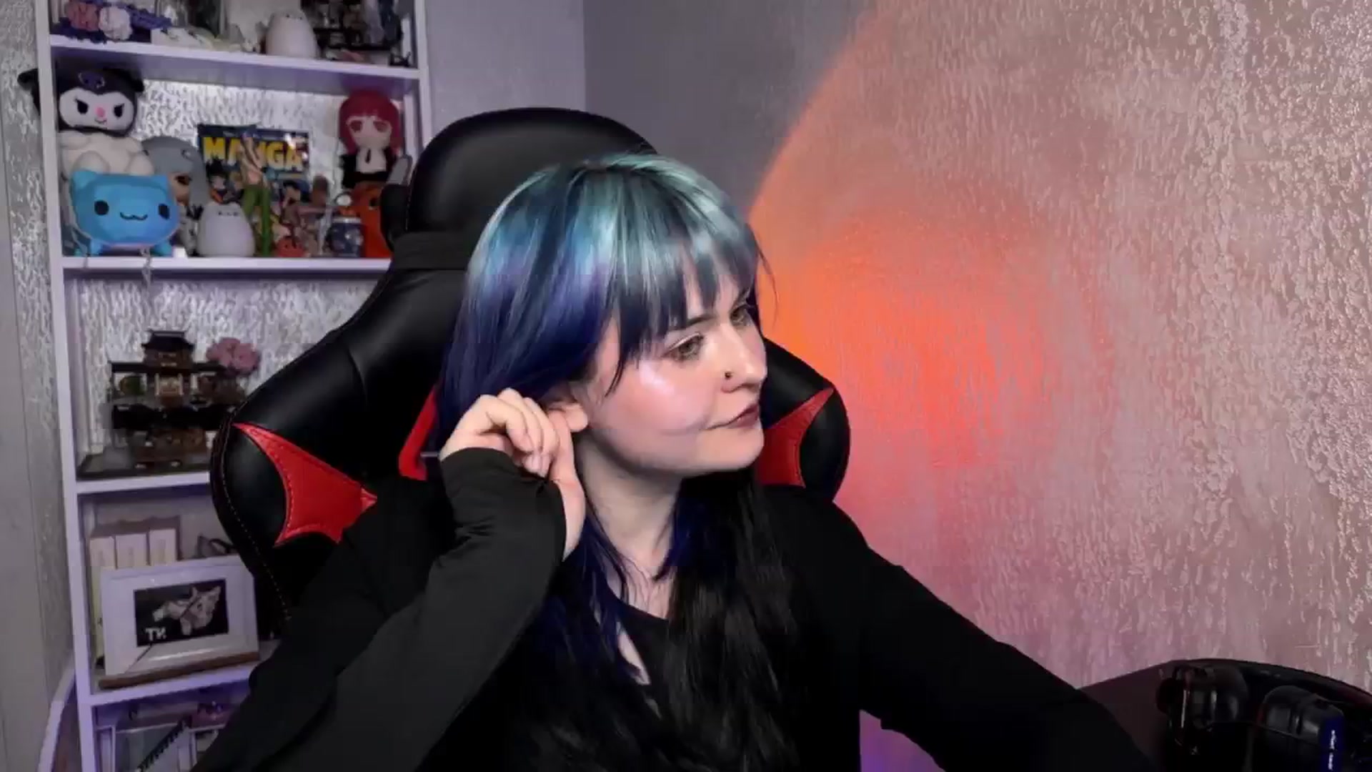 Gallery image thumbnail from AuthorityPass's myfreecams stream on, 02/16/2025, 20:30 image 6 of 20