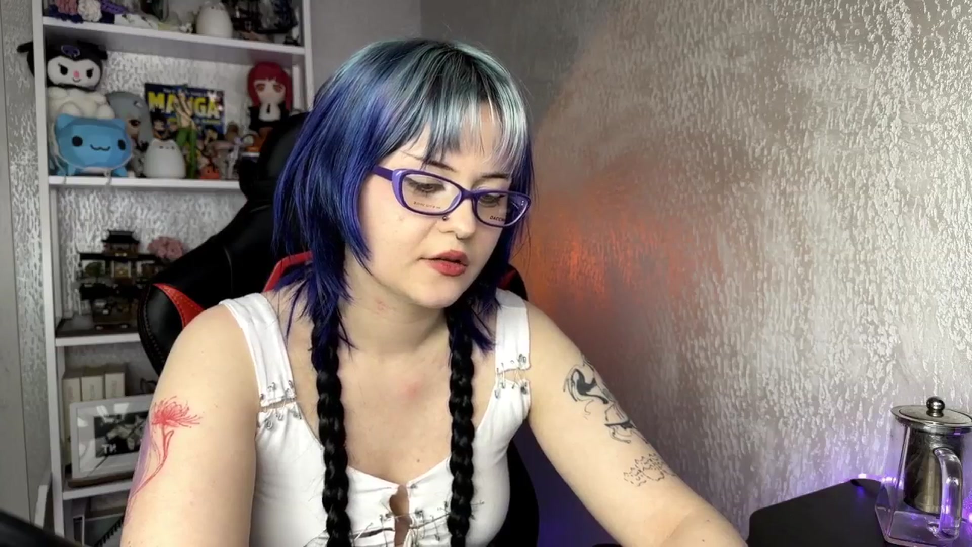 Gallery image thumbnail from AuthorityPass's myfreecams stream on, 02/28/2025, 01:07 image 17 of 20